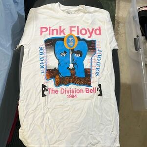 Pink Floyd graphic tee